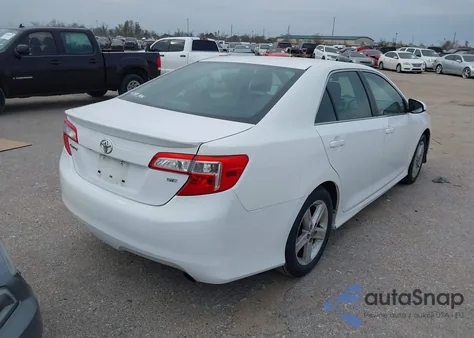 2014 Toyota Camry Se z USA, uszkodzony, nr VIN 4T1BF1FK3EU418053